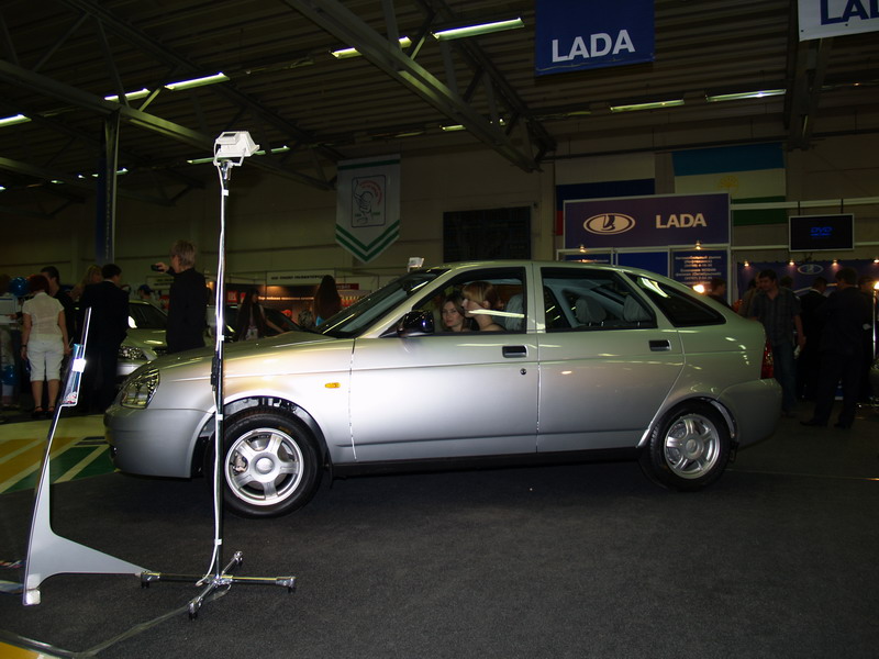оранжевая bmw 735