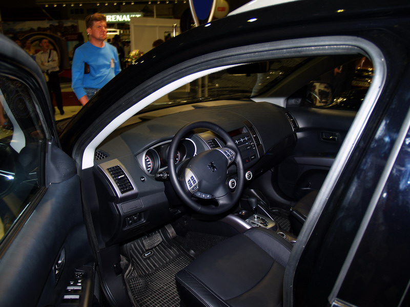 Peugeot 4007,   -  